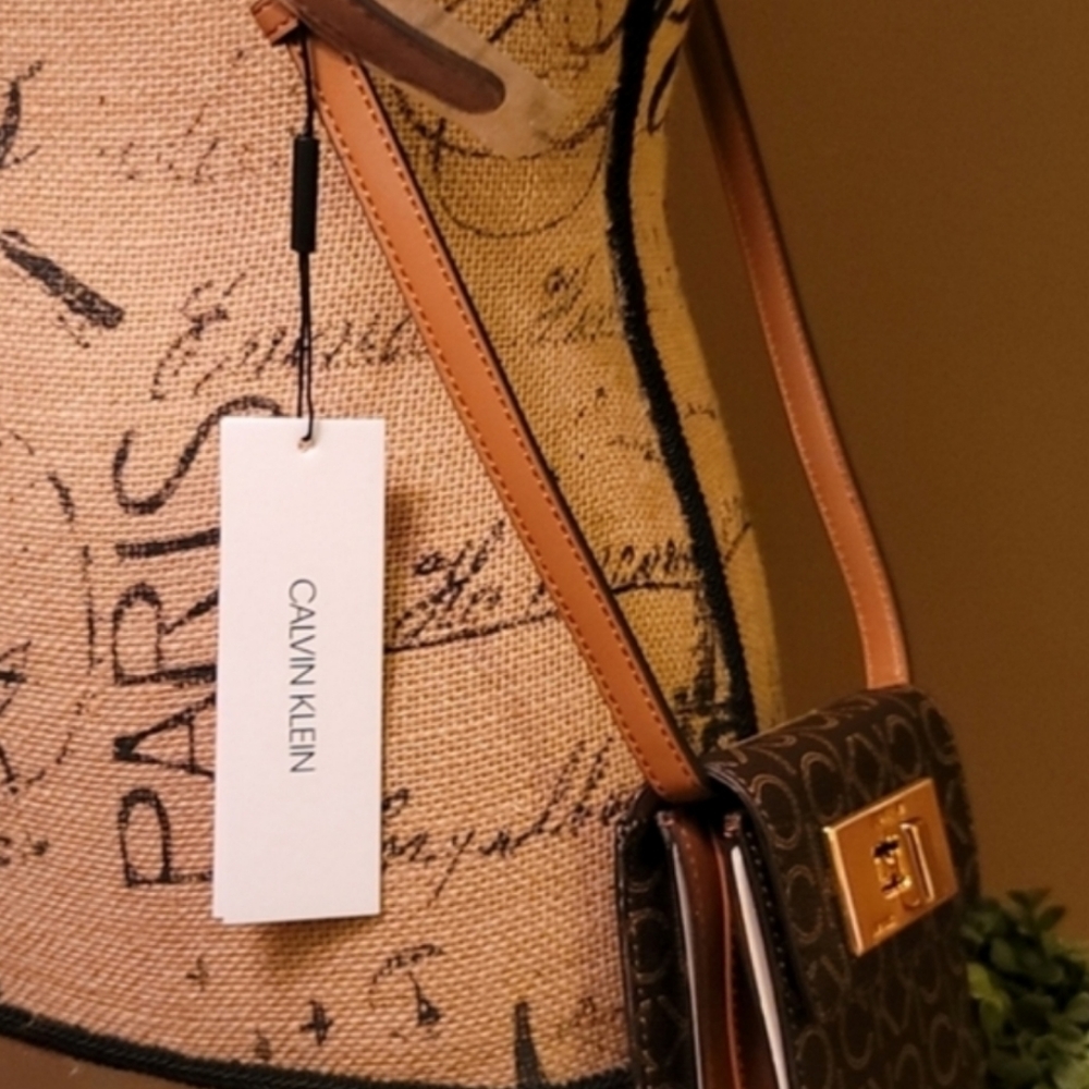 Calvin Klein Logo Kiera Signature Wallet Crossbody Bag - Picture 3 of 6